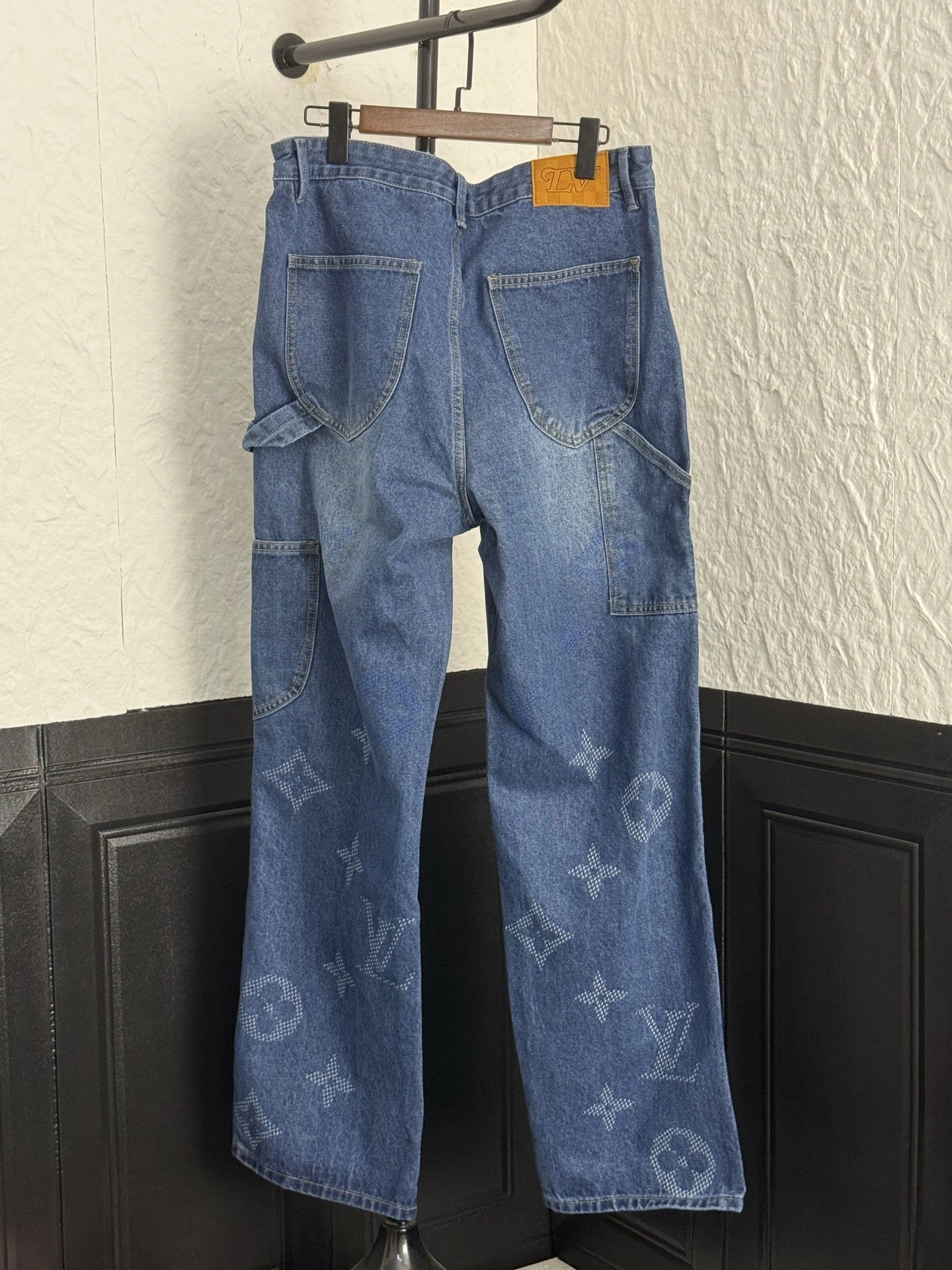 wg.luxury-- 8V nigo item: E-F431J2025